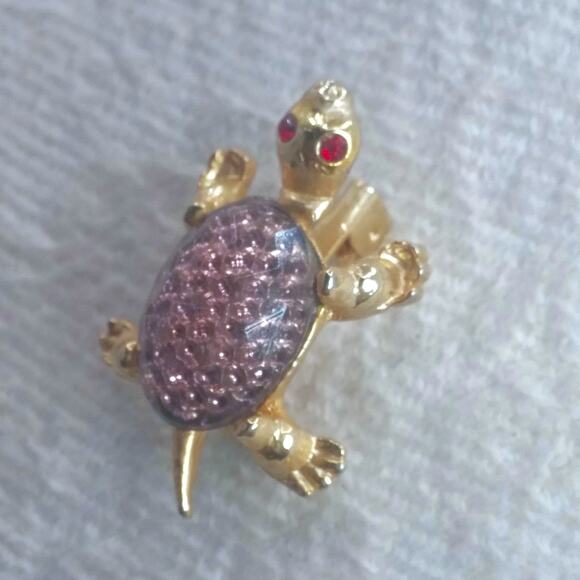 Vintage Jeweled Turtle Pin Red Rhinestone Eyes Detailed Shell Mini Brooch Golden - Picture 1 of 11